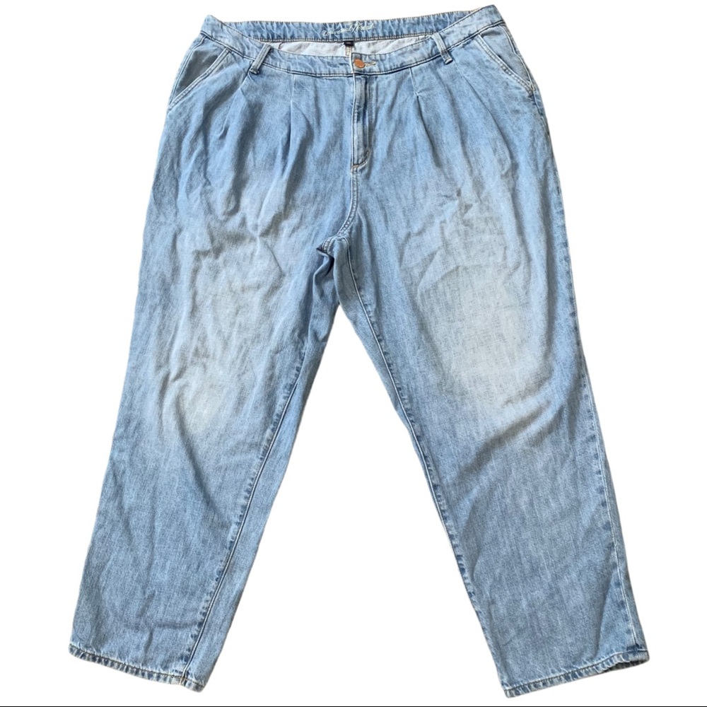 Universal Thread Highest Rise Taper Jeans - Picture 3 of 4